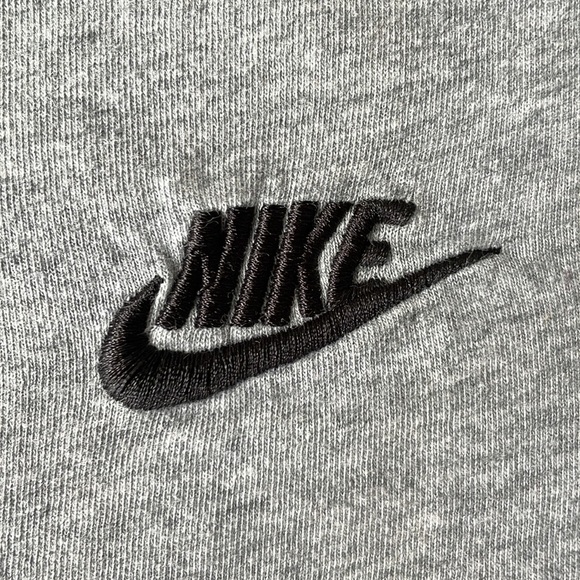 GREY NIKE SHIRT MENS MEDIUM - Picture 2 of 4
